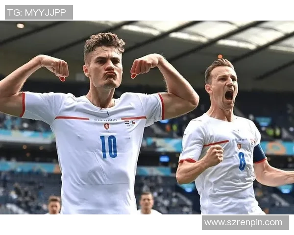 法国队状态回暖以三球大胜荷兰成功夺得小组第一